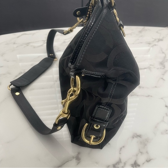 Authentic COACH Julianne tote in black monogram canvas - Picture 5 of 11